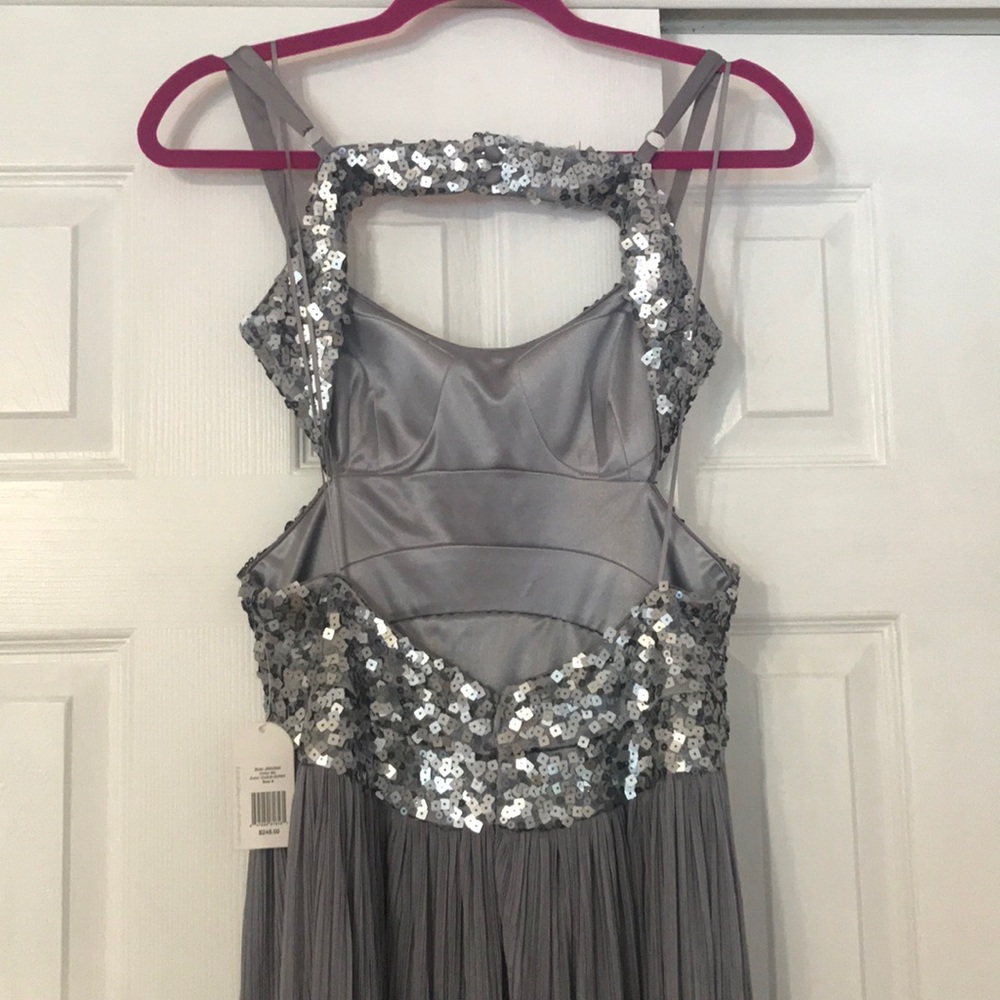 Jessica Simpson Prom Dress - Picture 4 of 7